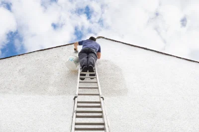 Peinture extérieure à Lombia — façades et ravalement